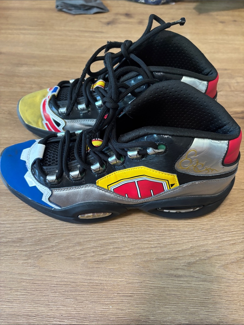 Power Rangers x Reebok Question Mid 'Megazord Battle Mode!